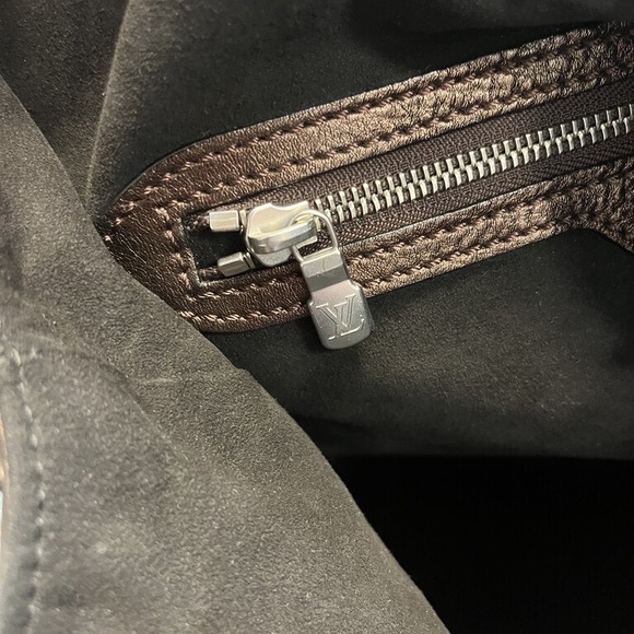 Louis Vuitton Mahina Monogram Hobo Bag - Picture 13 of 14